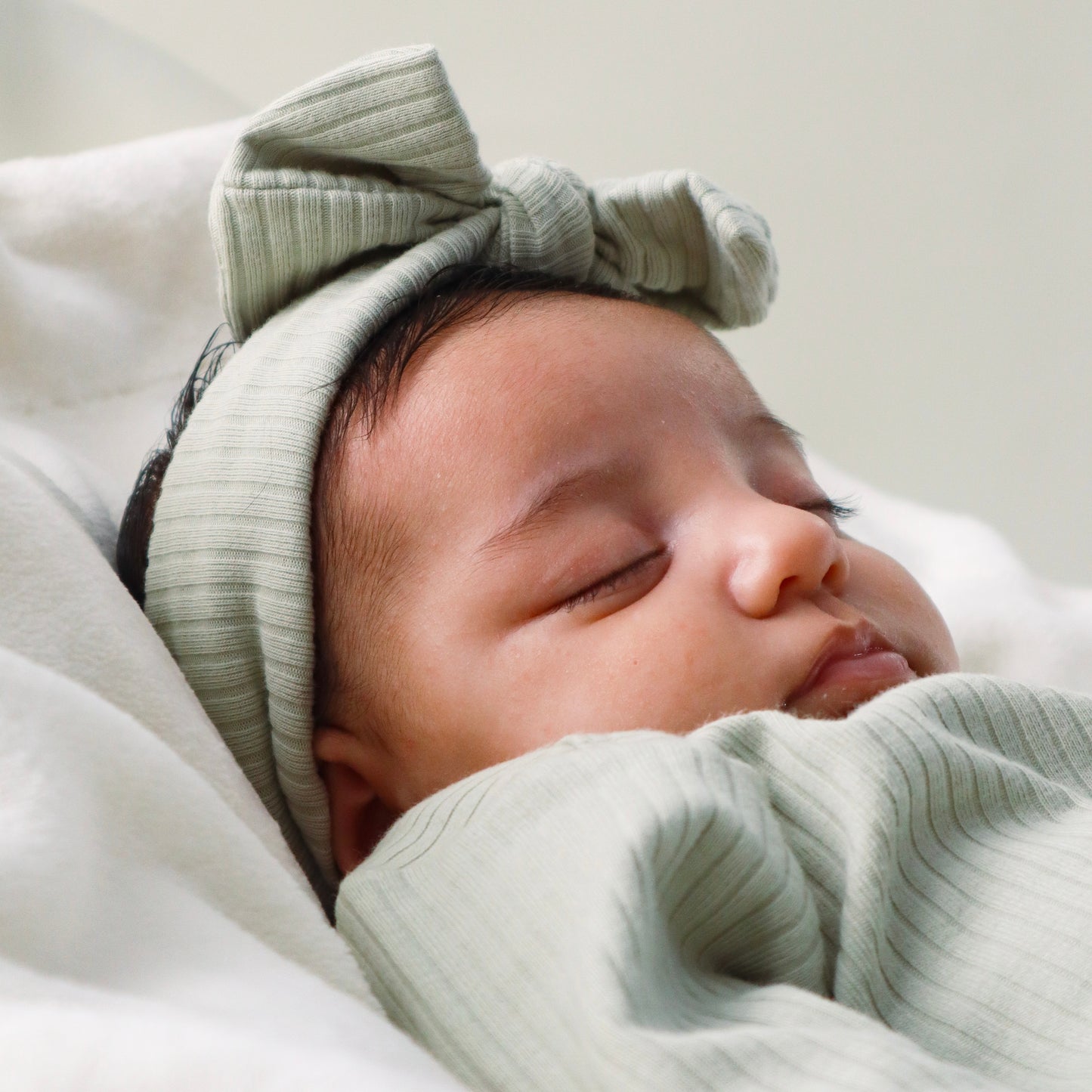 The Orly Bow Headband - Pistachio